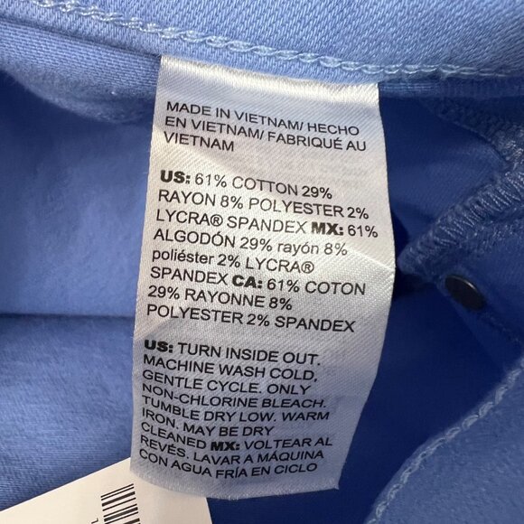 Chicos Pull On Capri Pants Denim Blue Veil 0 US 4 Stretch Cropped NWT - Picture 6 of 7